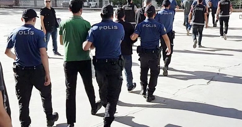 İzmir’de ByLock operasyonu: 10 gözaltı