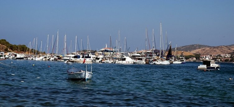 Müsilaj tekrar mı geliyor? Foça’daki deniz kirliliği endişelendirdi!