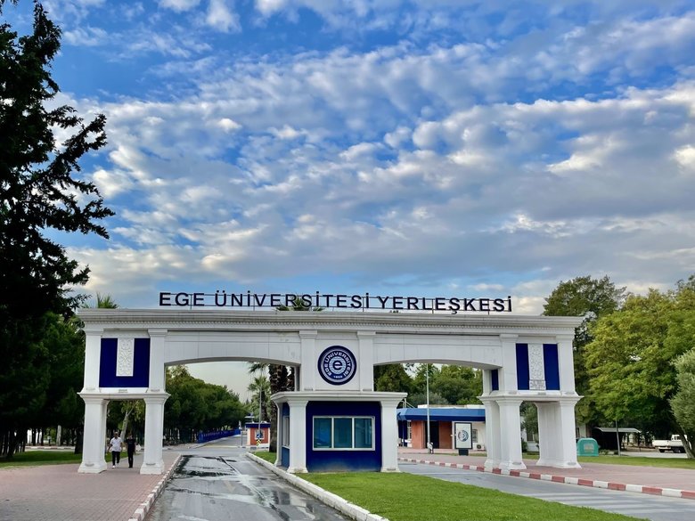 ege-universitesi-yolsuzluk-sorusturmasinda-yeni-gelisme-suphelilerin-mal-varliklarina-el-konuldu-1781768300486.jpeg