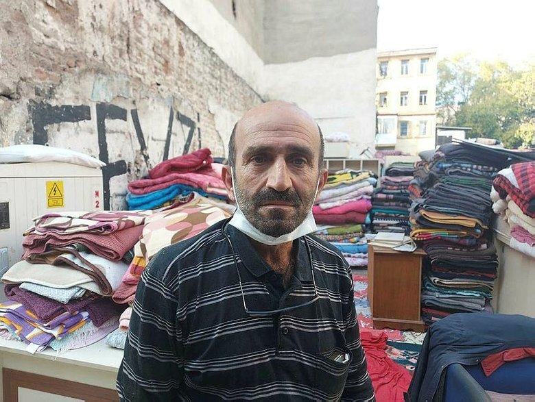Depremzedelerin battaniyelerini satan fırsatçının savunması ’pes’ dedirtti