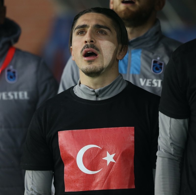 Trabzon’dan Mehmetçik’e tam destek! Tribünlerden dikkat çeken pankartlar
