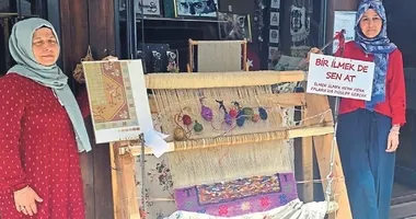 Bandırmalı kadınlar halı dokuma sanatını yaşatıyor