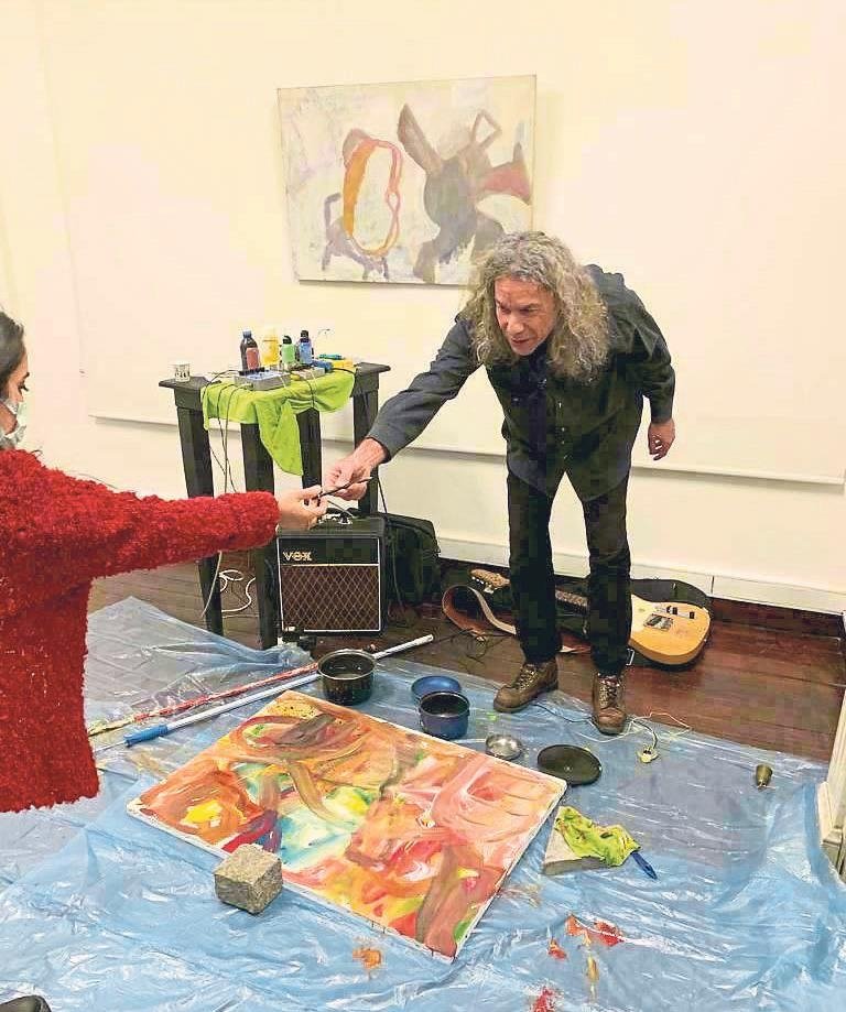 Resmin melodisiyle müziğin resmini yaptı