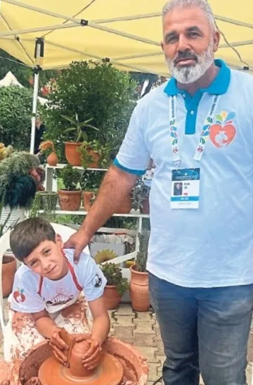 Çömlekçi ailesi ödüllere doymuyor