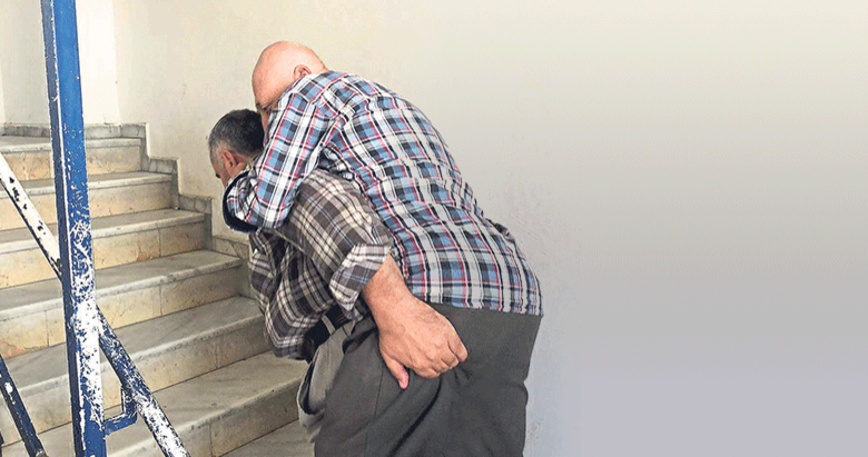 Tapu dairesinde asansör isyanı