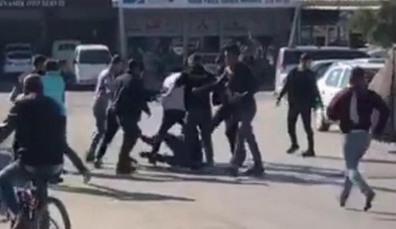 İzmir'de hareketli anlar! Kavgada 1 kişi bıçaklandı