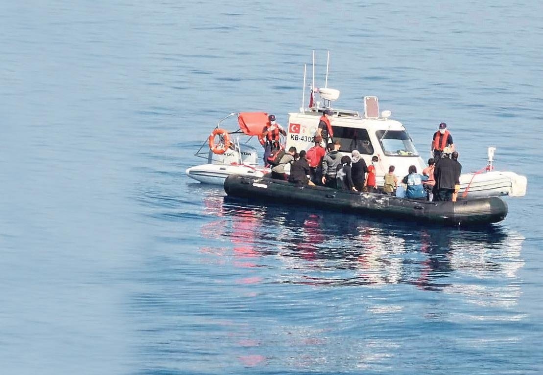 Kacaklari Feribot Yolculari Fark Etti Izmir Haberleri