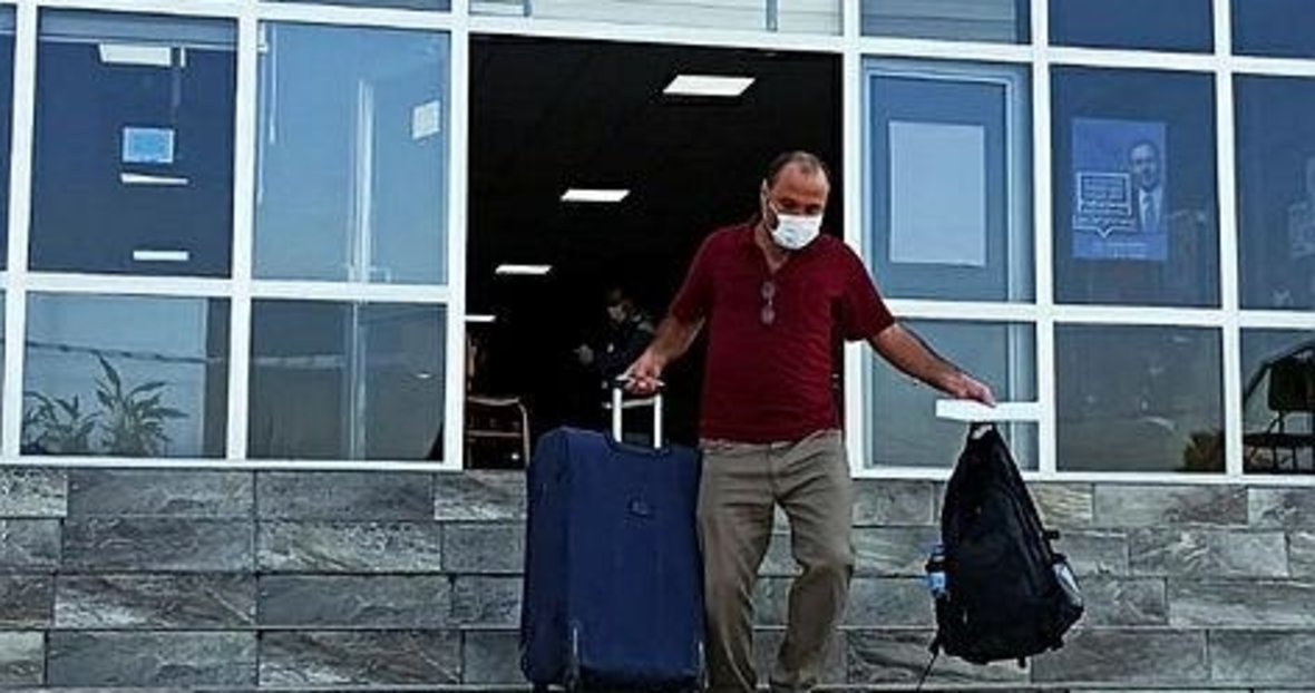 Izmir De Kaldiklari Yurttaki Karantina Suresi Dolanlar Evlerine Gonderildi Izmir Haberleri