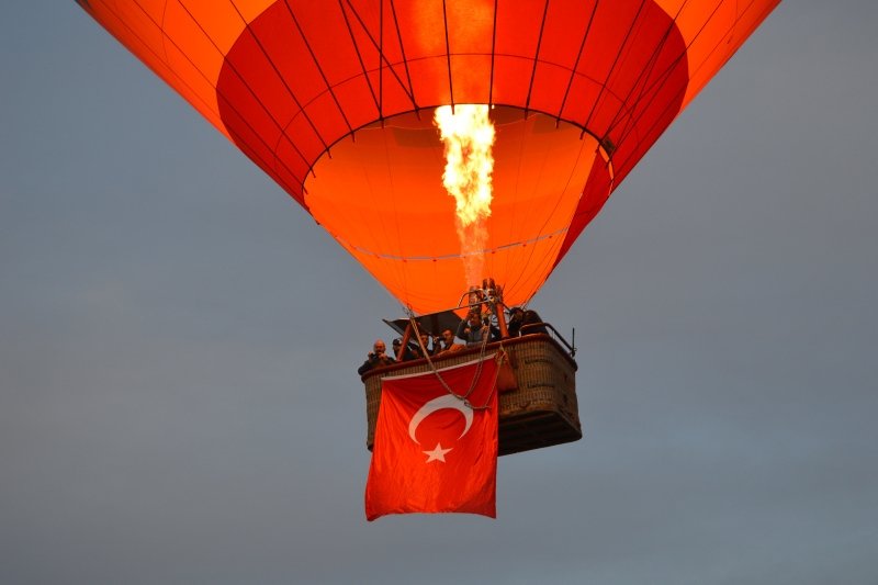 Frigya’da ilk sıcak hava balonu havalandı