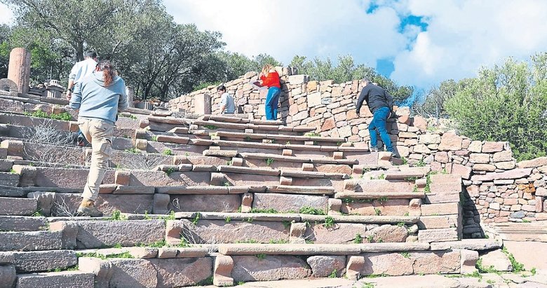Aigai’deki antik çağın halk meclisi koruma altında