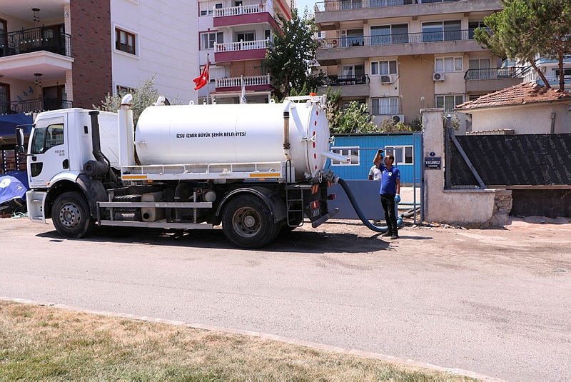 İzmir Dikili’de günlerdir süren su kesintisi isyan ettirdi