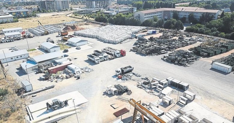 Bornova’daki ruhsatsız yapı mühürlendi