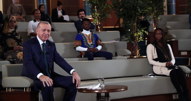 Son dakika: Başkan Erdoğan Afrikalı gençlerle buluştu: Daha adil bir dünya mümkün