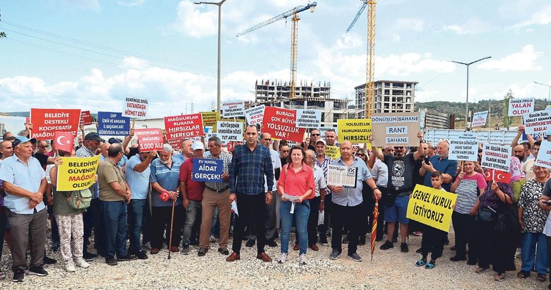 İzmir Büyükşehir’in mağdur ettiği kooperatif üyeleri savcılığa başvurdu