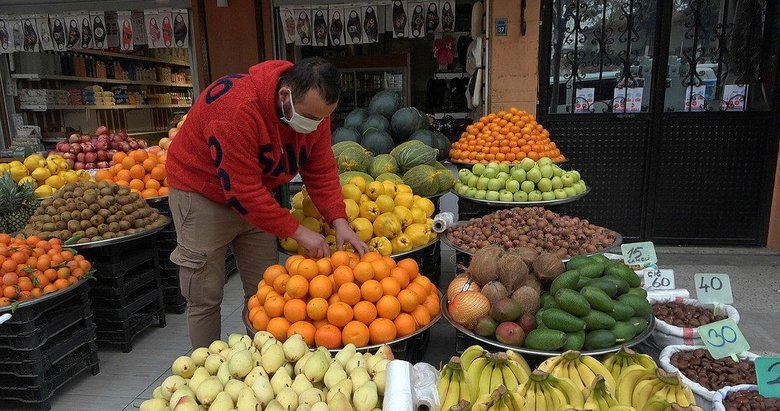 Küçük olaylara alışan manav, çalınan meyveler pahalı olunca hakkını helal etmedi