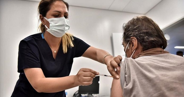 Kovid-19’la mücadelede 20 milyondan fazla ikinci doz aşı yapıldı