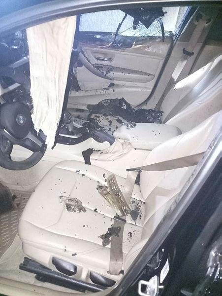 Denizli’de park halindeki otomobil kundaklandı