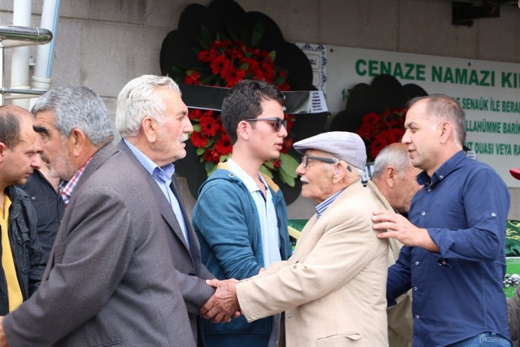 Siyanürlü şerbetle anne ve babasının öldürmüştü! İzmir’deki dehşet olayda yeni gelişme!