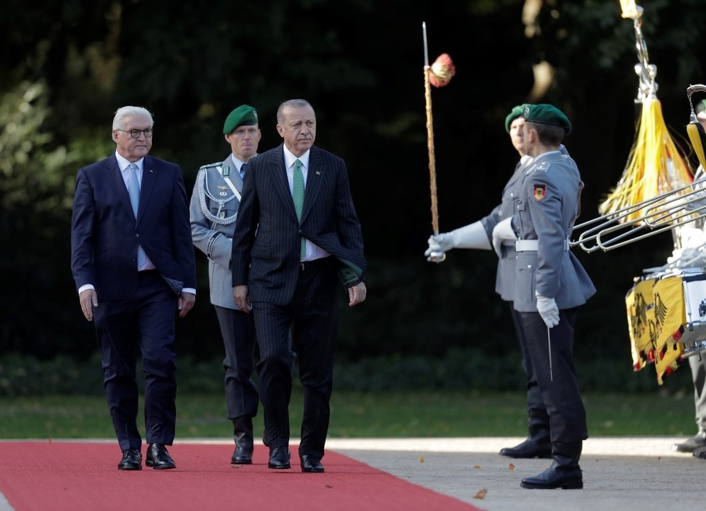 Başkan Erdoğan Almanya’da Steinmeier tarafından böyle karşılandı