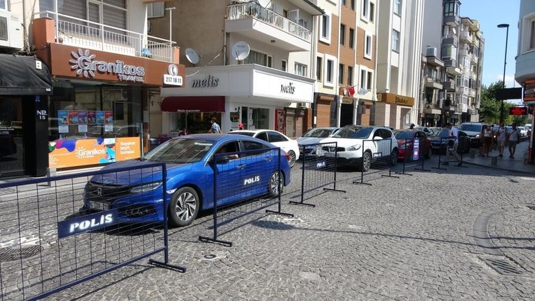 Çanakkale’de bayram sonrası feribot kuyruğunun başı var sonu yok