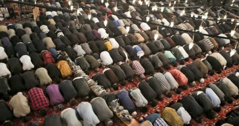 Il Il Bayram Namazi Satleri 2018 Kurban Bayrami Namazi Saat Kacta Son Dakika Haberleri