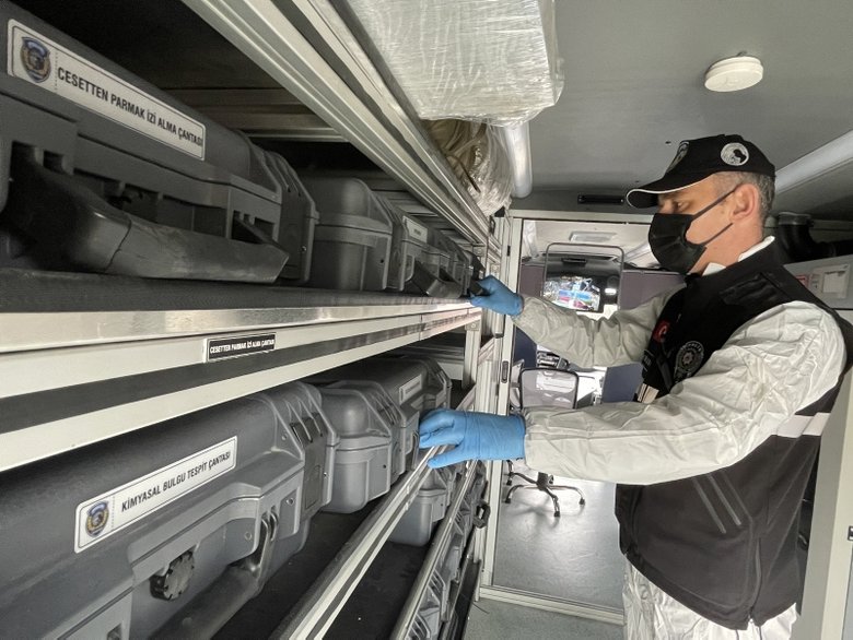 Yeni nesil kriminal inceleme aracı Kıraç İzmir polisine teslim edildi