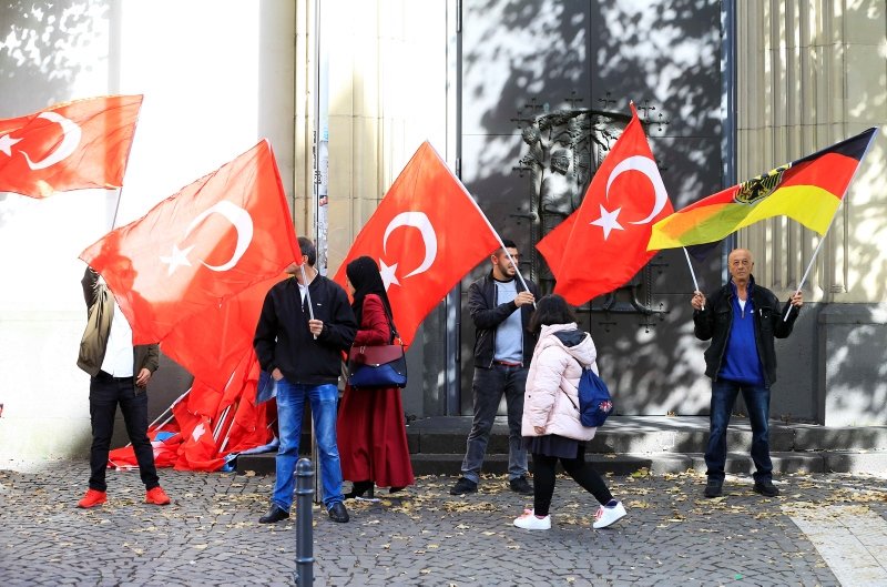 Başkan Erdoğan Köln’de! Türkler kente akın etti