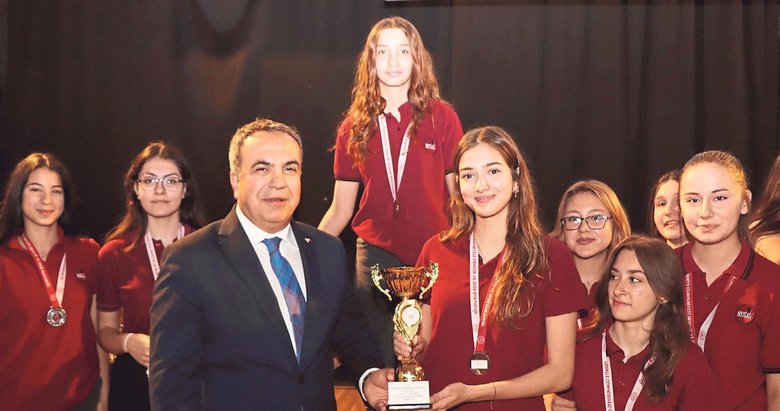 Şampiyonlar geçidi