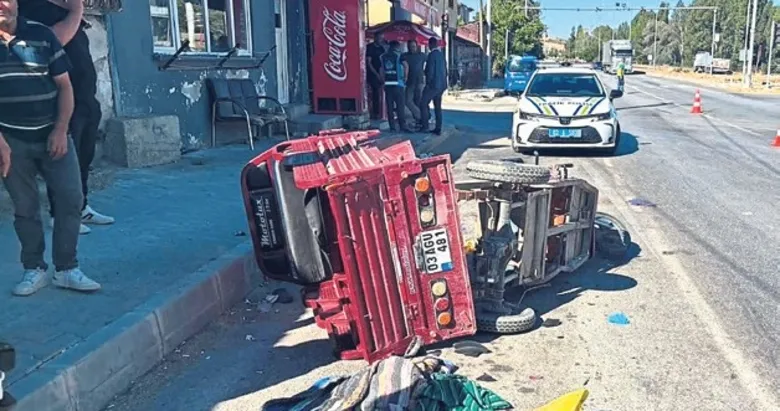 TIR’ın çarptığı bisikletliler can verdi