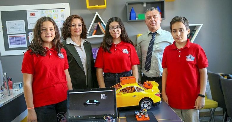 3 ortaokul öğrencisi trafik kazaları için tasarladıkları cihazın patentini alacak