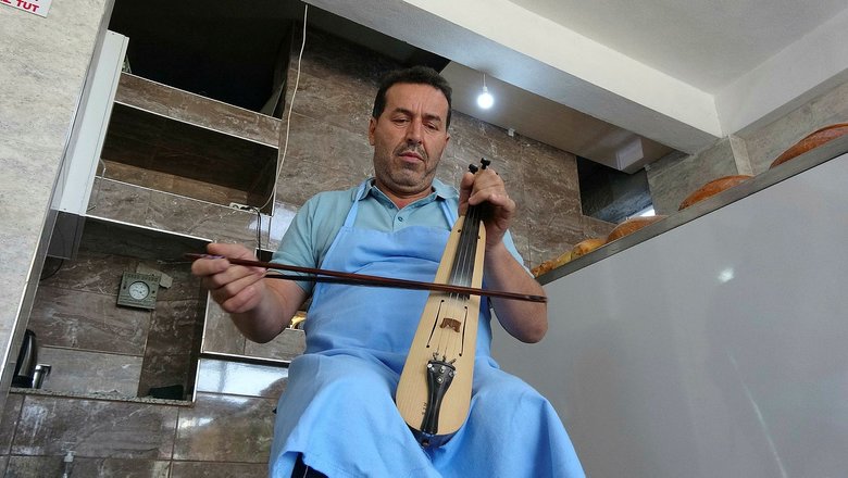 Çay içmek için mola verdiği yerde 2 fırın açtı