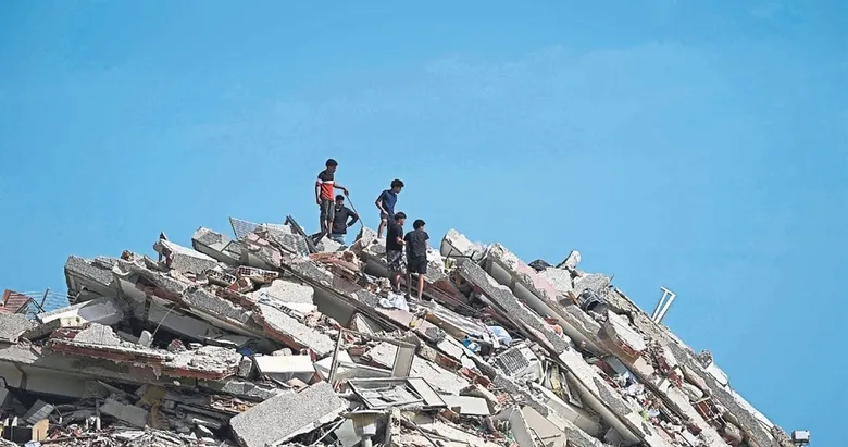 Venezuela’da çifte felaket