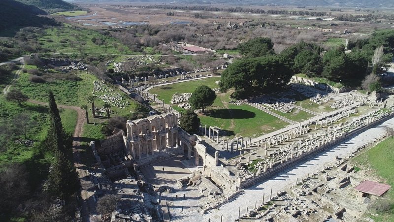 Efes Antik Kenti, pandemi döneminde de güvenli turizmin adresi oldu
