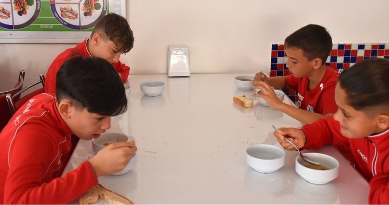 Altınordulu miniklere Çanakkale menüsü dağıtıldı