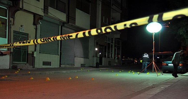 İzmir’de ’yan bakma’ kavgası cinayetle bitti