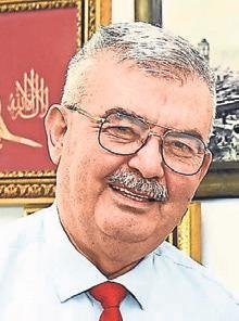 ‘Namaz kılanın önünde kesinlikle yazı olmaz’
