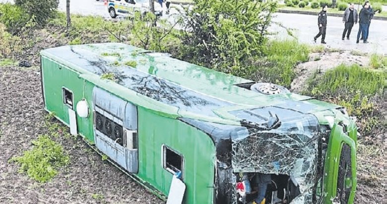 Tur otobüsü devrildi: 46 yaralı