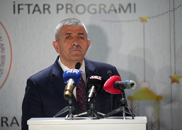 İzmir’de esnaf ve sanatkarlar iftarda bir araya geldi