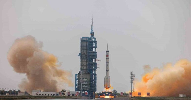 Çin, uzay istasyonuna yeni taykonot ekibini yolladı