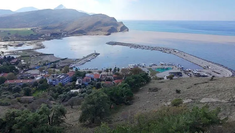 turizmin-ortasinda-susuzluk-skandali-chpli-gokceada-belediyesi-vatandasi-canindan-bezdirdi-1783419451985.jpeg