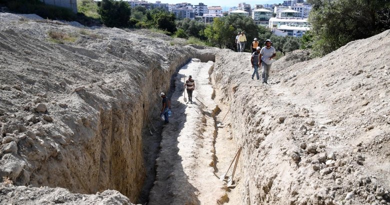 Kuşadası’nda 2 bin yıllık antik su kanalı bulundu