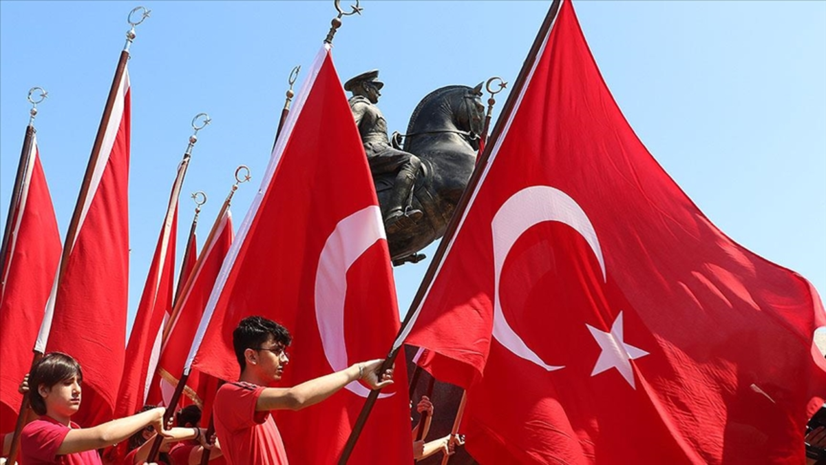19 MAYIS RESMİ TATİL Mİ? 18 MAYIS'TA OKULLAR YARIM GÜN MÜ? 19 MAYIS'TA ECZANELER VE KARGOLAR AÇIK MI?