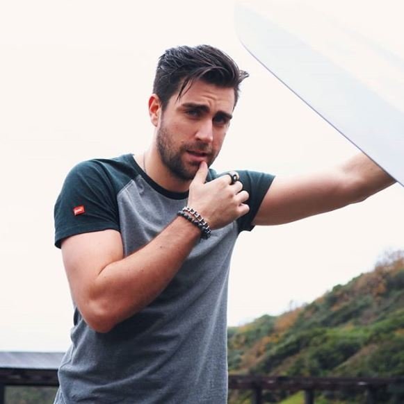Afili Ask Dizisinin Kerem I Caglar Ertugrul Yasi Ile Sasirtti