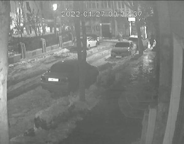 Ece Erken taziyelerin kabul edildiği tesiste gözyaşlarına boğuldu