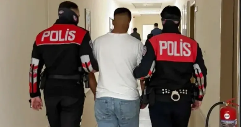 Manisa’da 152 yıl hapis cezasıyla aranıyordu: 17 yaşındaki firari yakalandı!