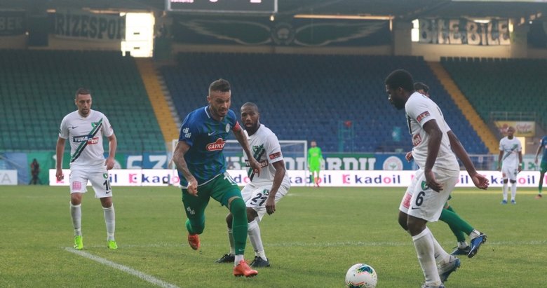 Denizlispor 1 puandan memnun! Taraftar tepkili!