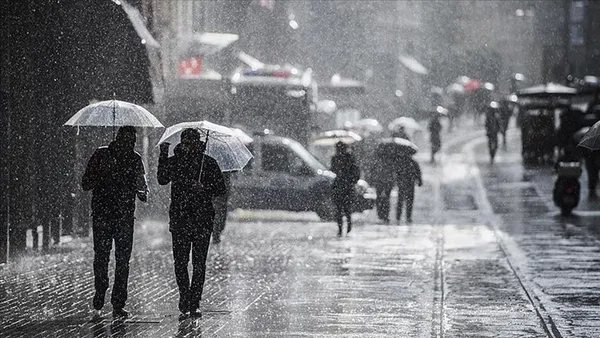 semsiyeleri-acin-izmir-saganaga-teslim-izmir-hava-durumu-2-ekim-cuma-meteoroloji-paylasti-1790913503478.jpeg