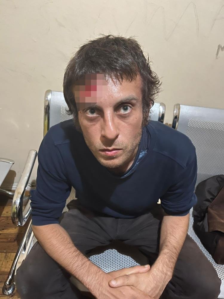 İstanbul’da polisi bıçakla yaralayan saldırgan yakalandı