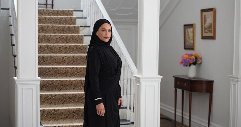 Hülya Avşar’dan Fazilet sürprizi