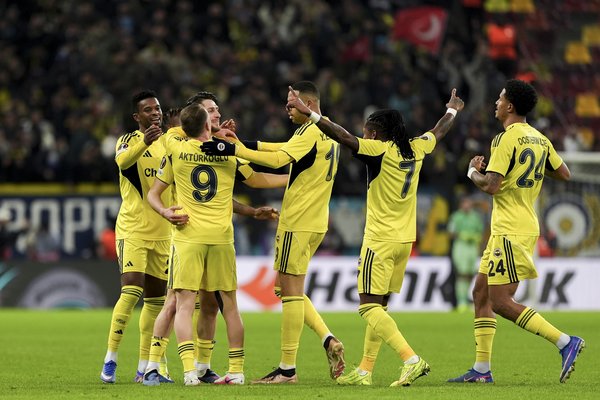 Nefes kesen maçta beraberlik | FCSB-Fenerbahçe: 1-1